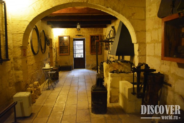 Первый этаж