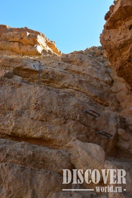 (Длинный маршрут). Момент достаточно опасного подьема. Что в этот момент за спиной показано на следующем фото.