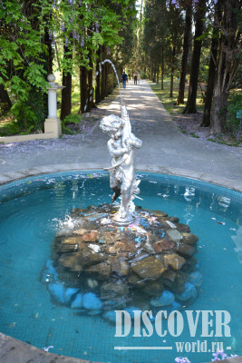 Фонтан «Мальчик с рыбкой»