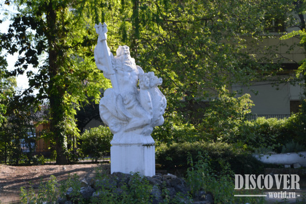 Скульптура "Нептун"