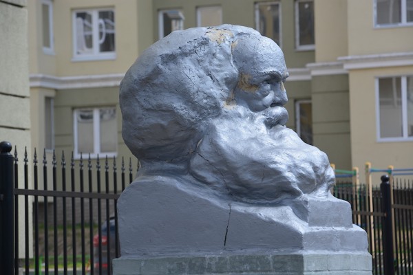Бюст Карла Маркса в Звенигороде